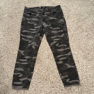 Kut From The Kloth |  Connie Ankle Skinny Camo Jeans Button-Fly | Size: 12